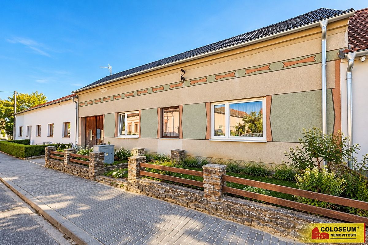 Prodej rodinného domu 162 m², pozemek 689 m², Práče – fotka 1 z 3