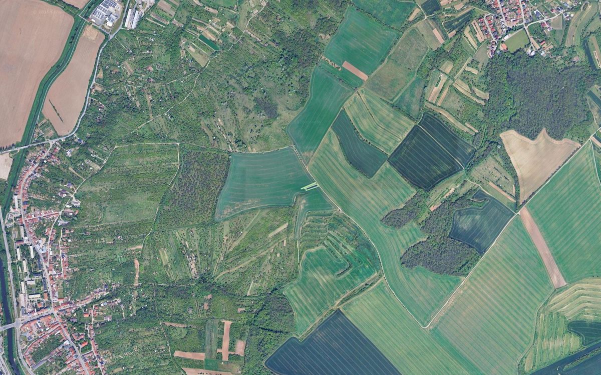 Prodej pole 898 m² – fotografie 2