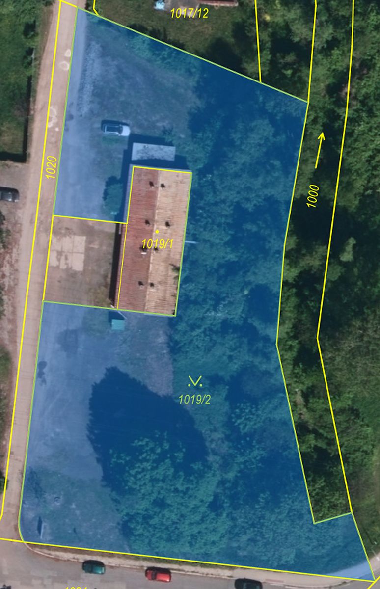 Prodej komerčního pozemku 3843 m²