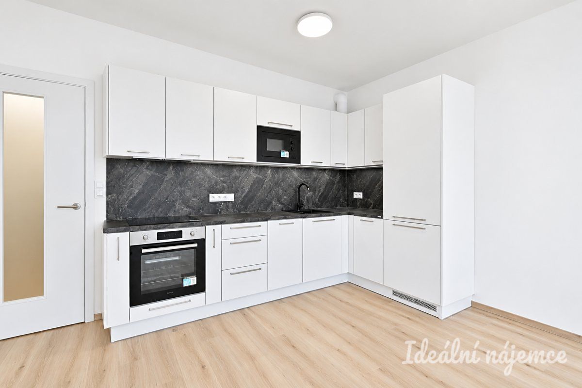 Pronájem bytu 1+kk 42 m² – fotografie 2