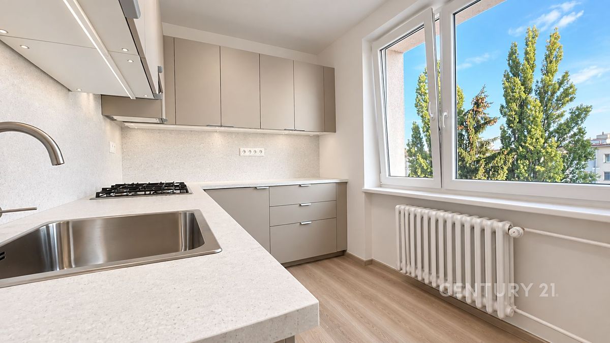 Pronájem bytu 3+1 72 m² – fotografie 5