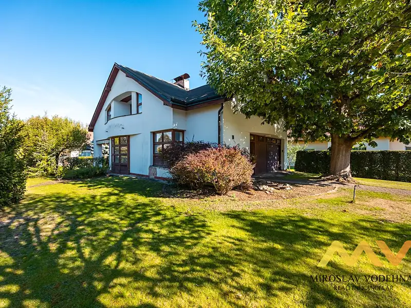 Prodej rodinného domu 159 m², pozemek 707 m², Hradec Králové – náhled fotky 1