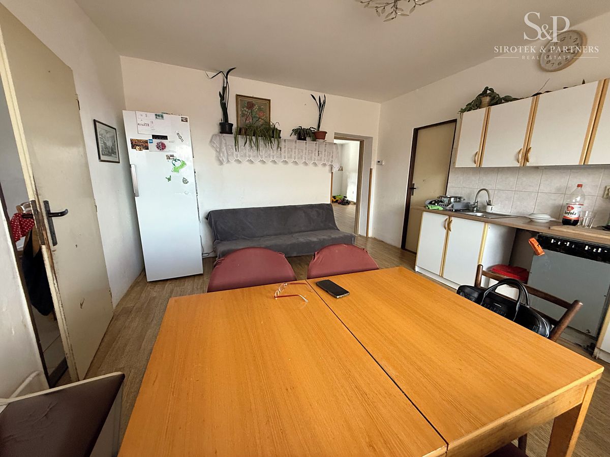 Prodej rodinného domu 240 m², pozemek 658 m² – fotografie 5