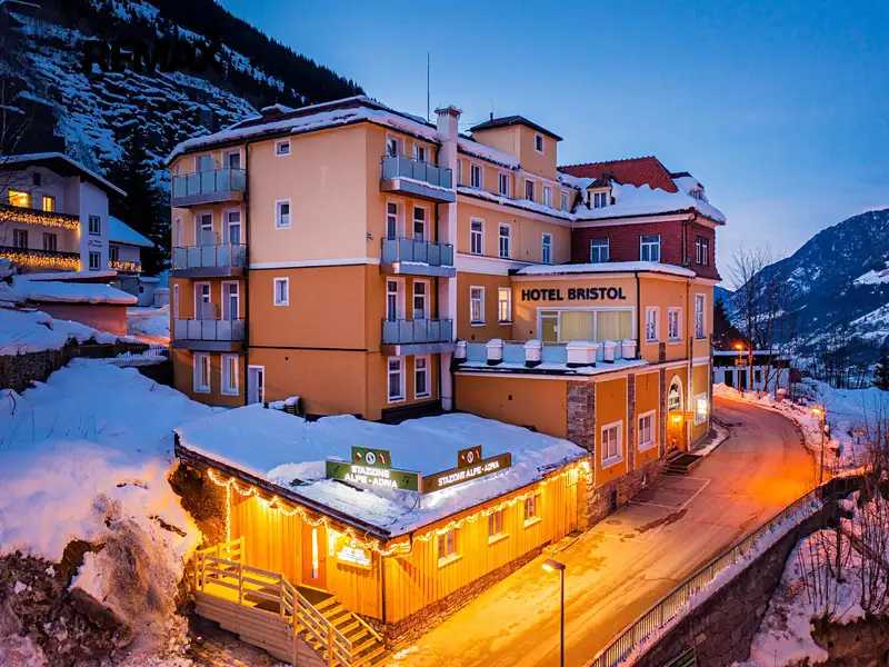 Prodej ubytovacího zařízení 1400 m², Bad Gastein – náhled fotky 1