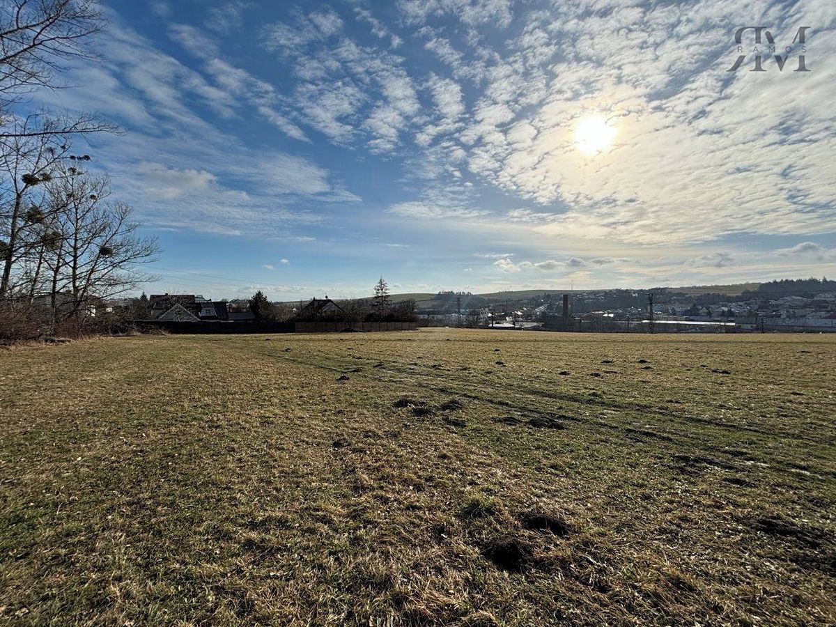 Prodej stavebního pozemku 2599 m²