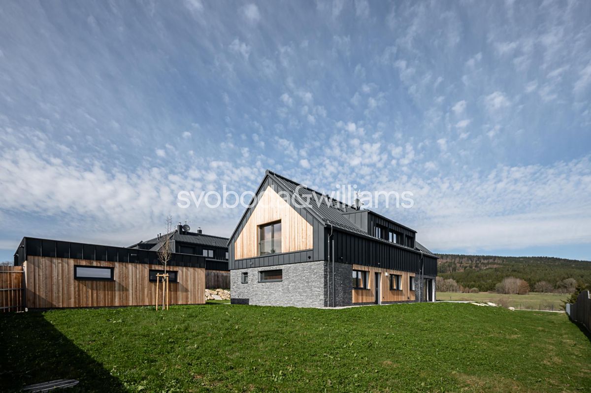 Prodej rodinného domu 233 m², pozemek 2098 m², Volary – fotka 1 z 3