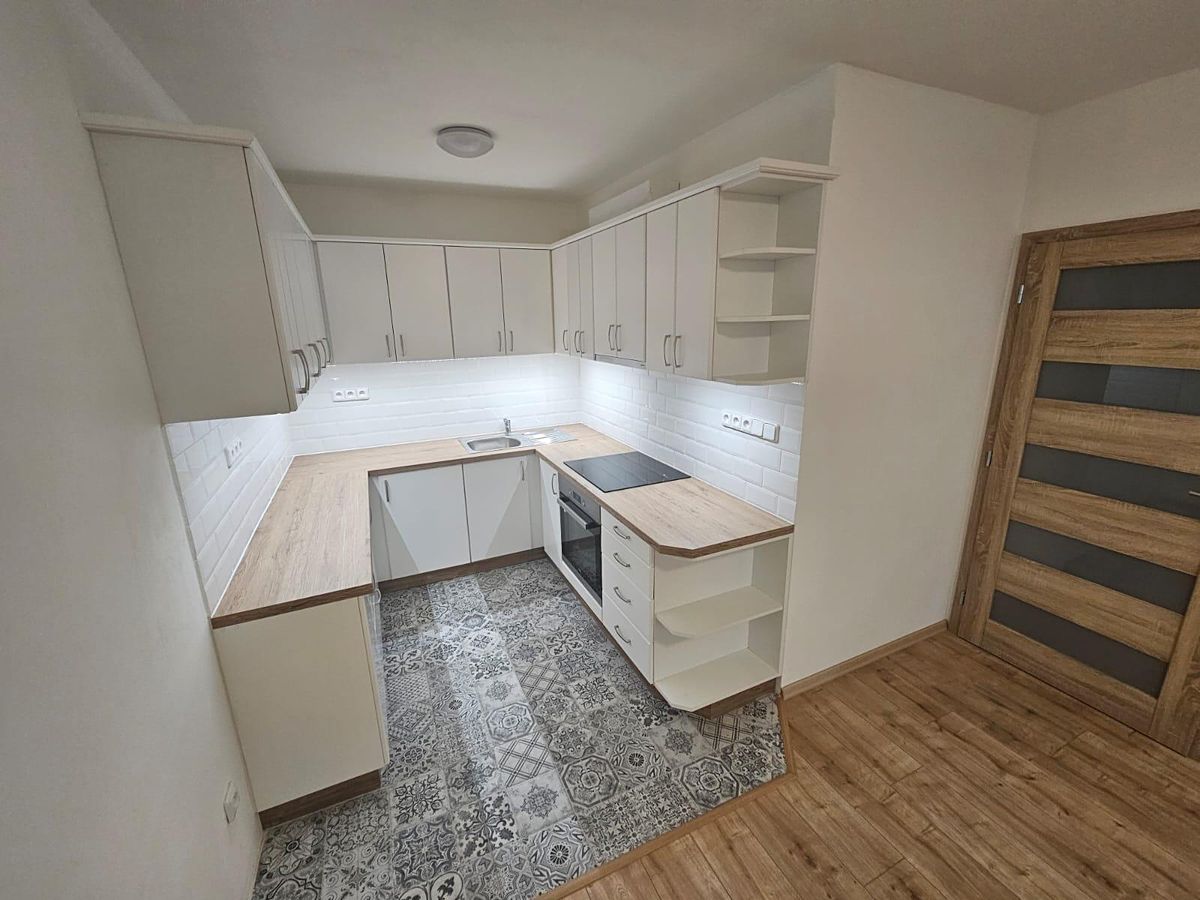 Pronájem bytu 2+kk 42 m² – fotografie 2