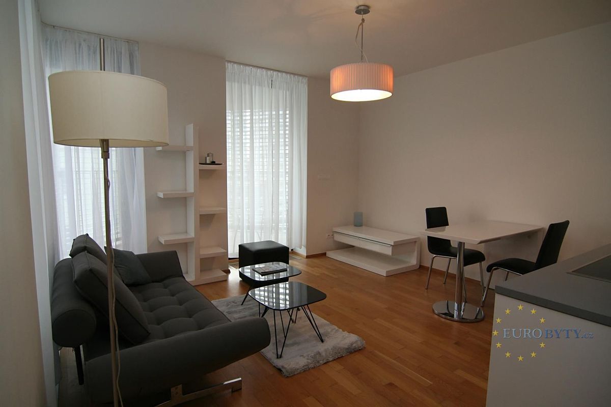 Pronájem bytu 2+kk 70 m² – fotografie 4