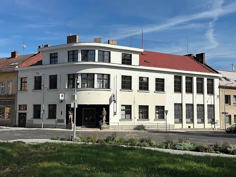 Prodej komerční nemovitosti 1431 m², Mnichovo Hradiště – náhled fotky 1