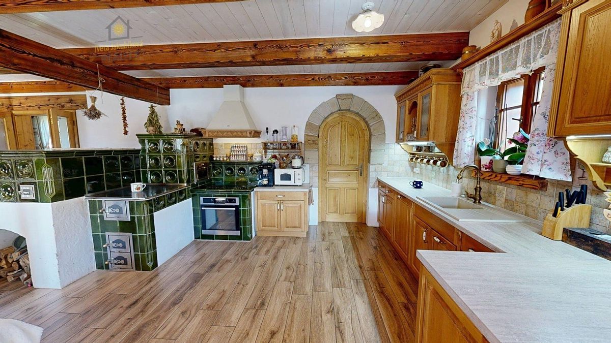 Pronájem rodinného domu 638 m², pozemek 1266 m² – fotografie 3
