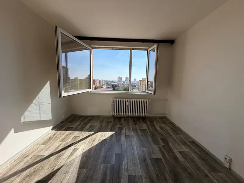 Pronájem bytu 1+kk 20 m², Chomutov – náhled fotky 2