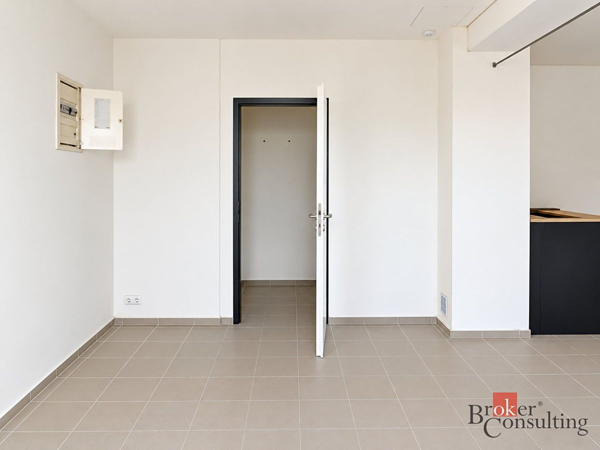 Prodej obchodního prostoru 33 m² – fotografie 3