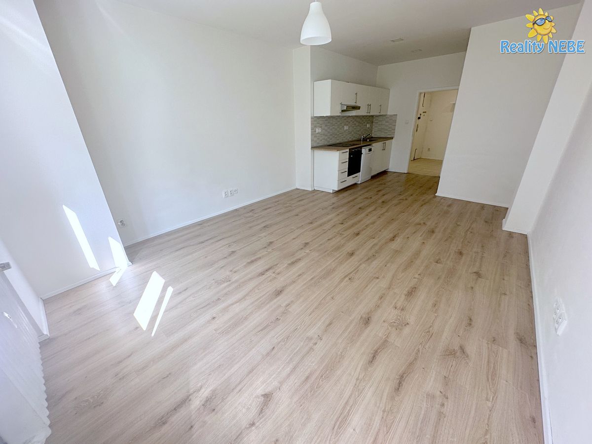 Pronájem bytu 2+kk 62 m² – fotografie 2