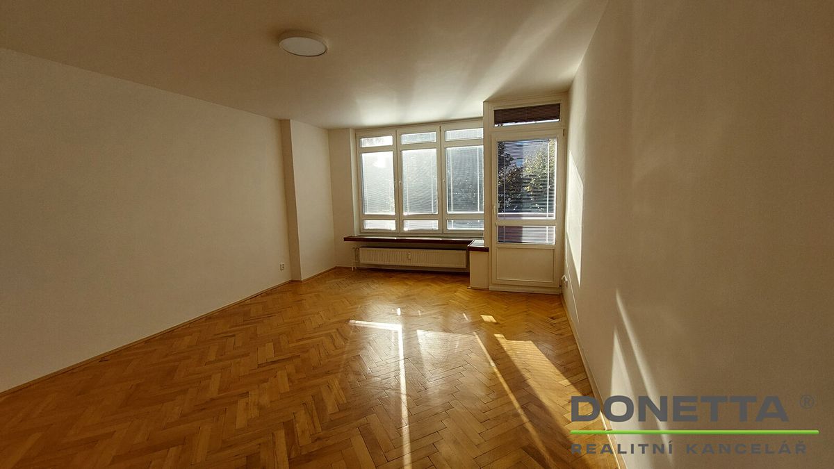 Pronájem bytu 3+1 87 m² – fotografie 2
