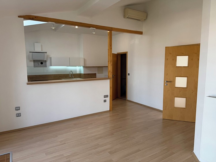 Квартира 4+kk на продаж, 95 м² (14 з 27)