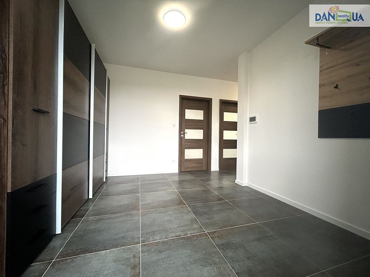 Pronájem bytu 3+kk 71 m² – fotografie 3