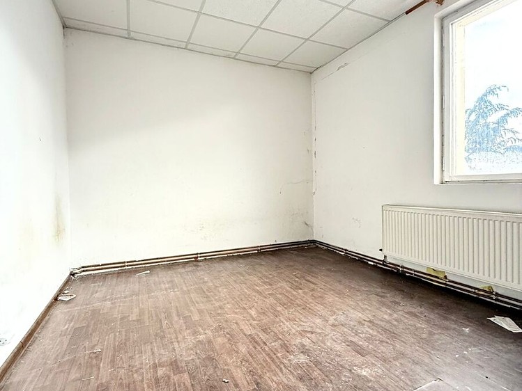 Prodej komerčního prostoru, 467 m² (4 z 14)