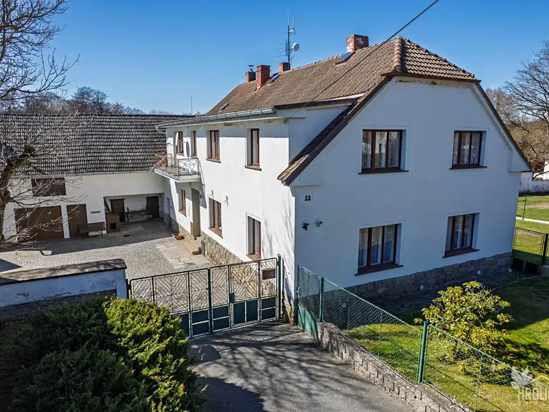 Prodej rodinného domu 203 m², pozemek 2621 m², Hradiště – náhled fotky 1