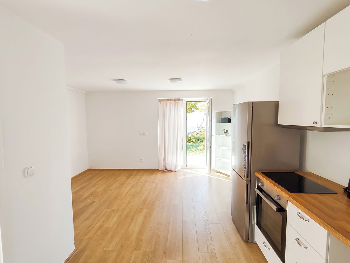 Pronájem bytu 1+kk 25 m² – fotografie 3