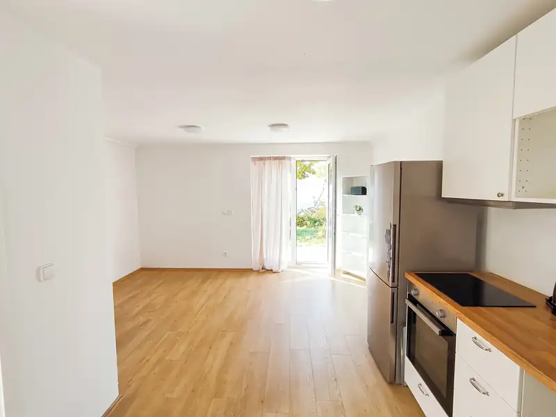 Pronájem bytu 1+kk 25 m², Praha – náhled fotky 3