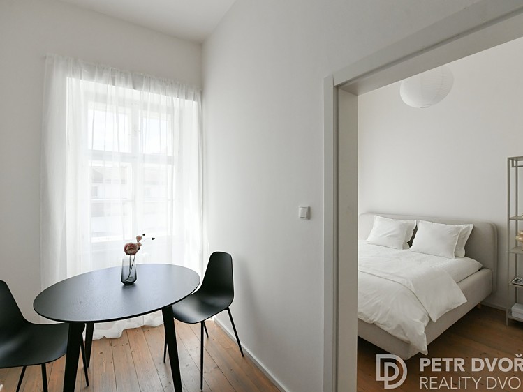 Prodej bytu 1+1, 27 m² (2 z 20)