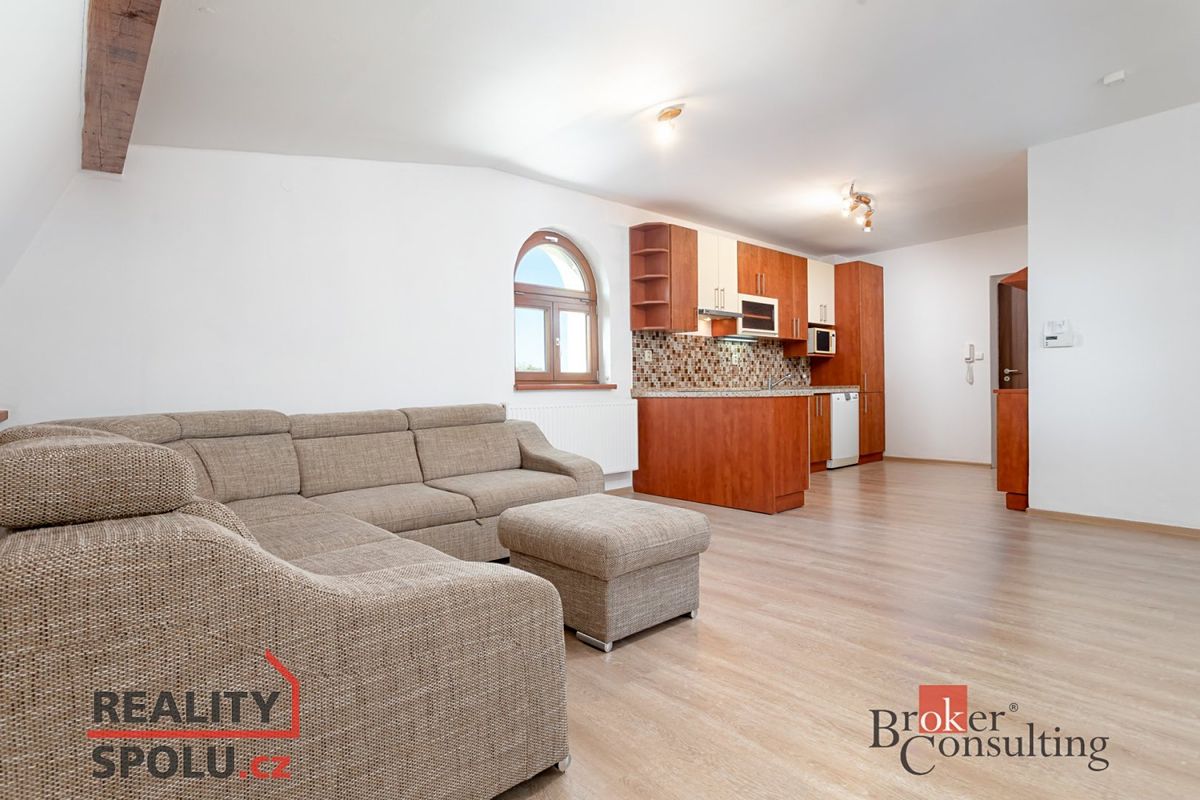 Pronájem bytu 3+kk 66 m²