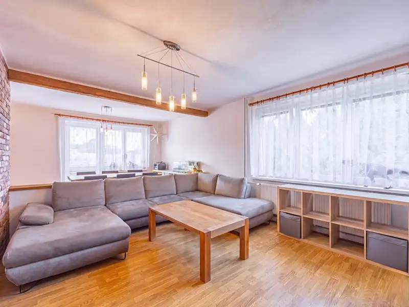 Prodej rodinného domu 220 m², pozemek 996 m², Narysov – náhled fotky 3