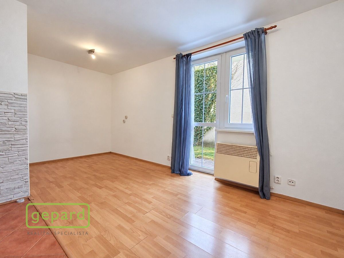 Pronájem bytu 1+kk 21 m² – fotografie 3