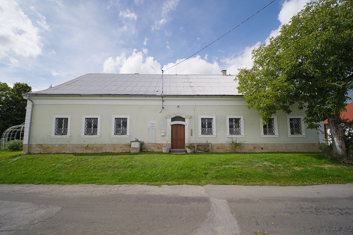 Prodej rodinného domu 1256 m², pozemek 1281 m²