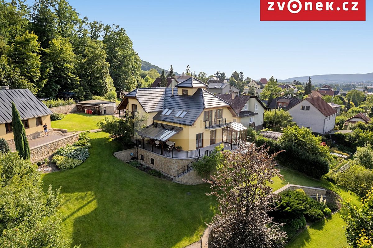Prodej vily 540 m², pozemek 1200 m² – fotografie 3