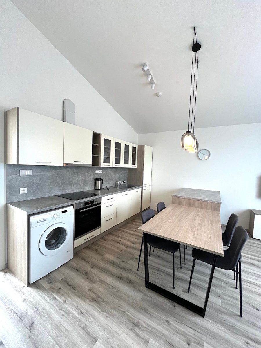 Pronájem bytu 2+kk 55 m² – fotografie 2