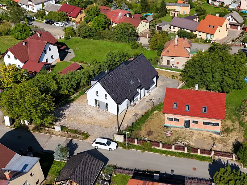 Prodej rodinného domu 125 m², pozemek 441 m², Mořina – náhled fotky 1