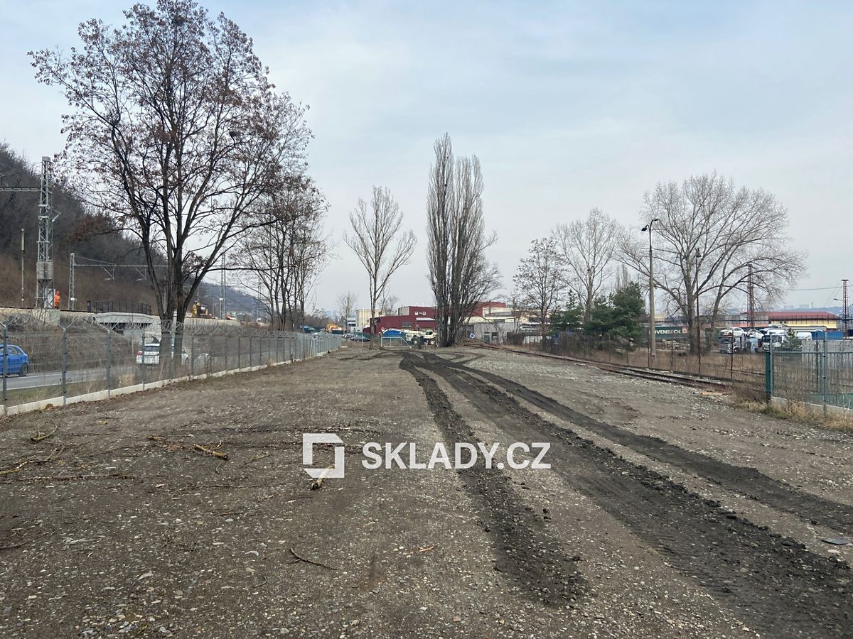 Pronájem komerčního pozemku 3900 m²