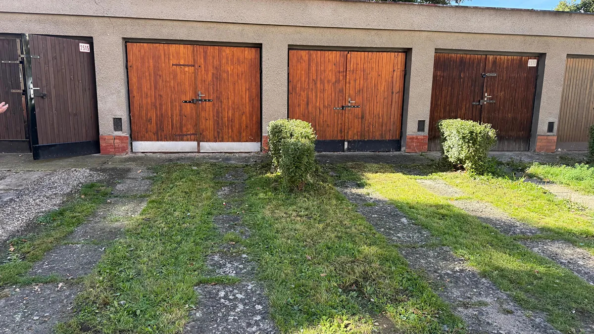 Pronájem garáže 45 m²