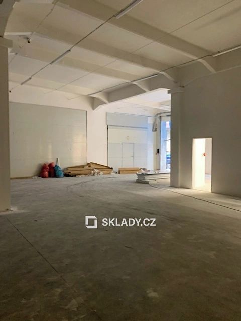 Pronájem skladového prostoru 860 m² – fotografie 2