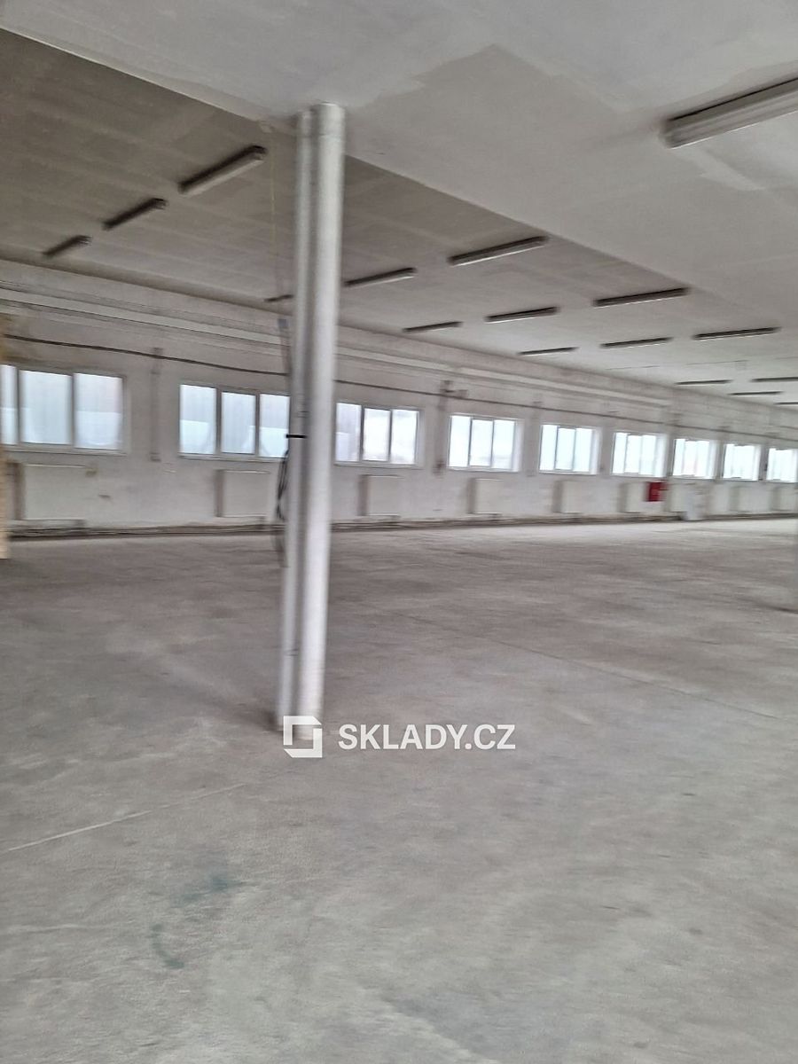 Pronájem skladového prostoru 800 m² – fotografie 3