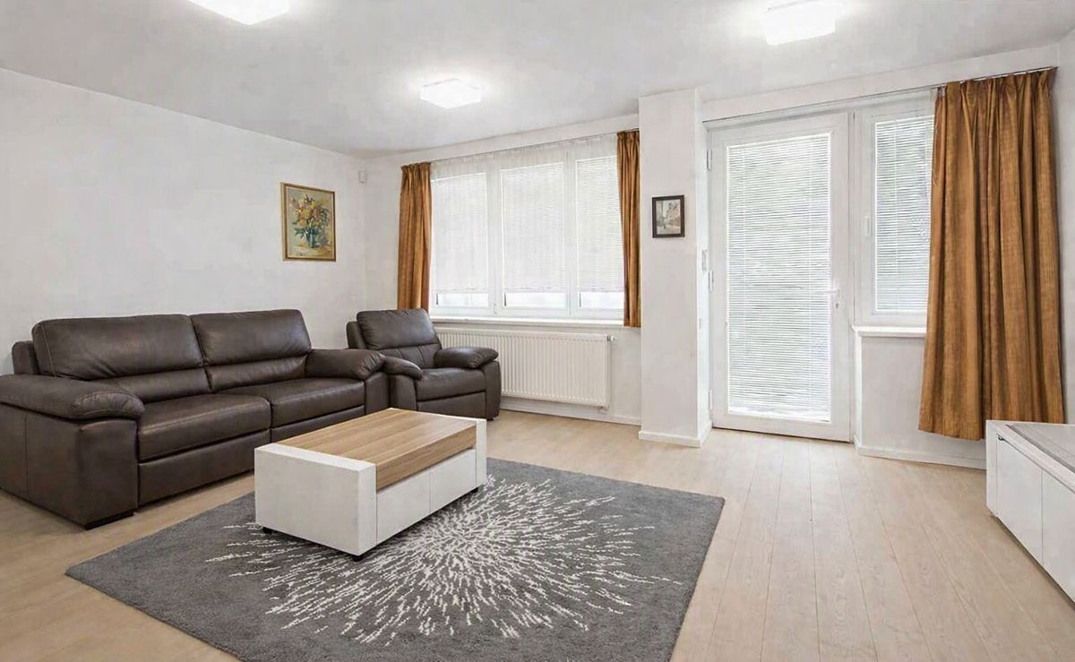Pronájem rodinného domu 350 m², pozemek 1000 m²