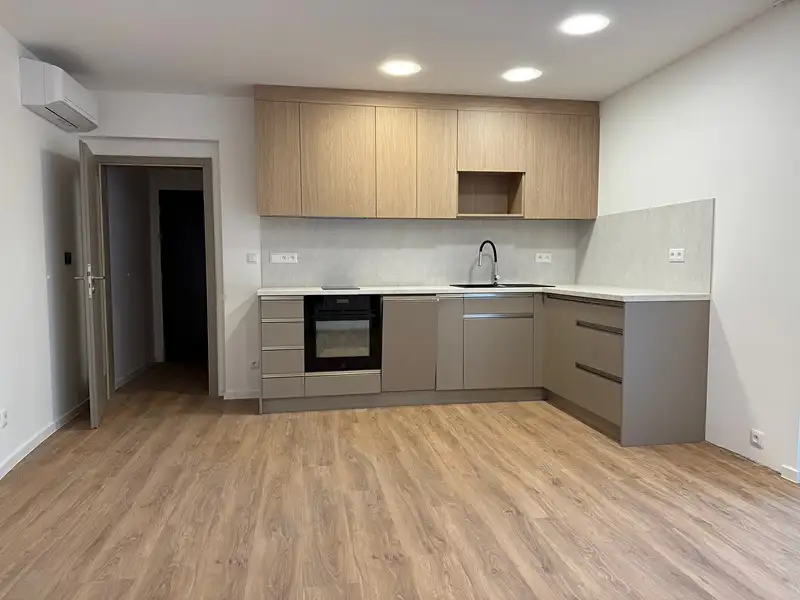 Pronájem bytu 1+kk 33 m², Ústí nad Labem – náhled fotky 2