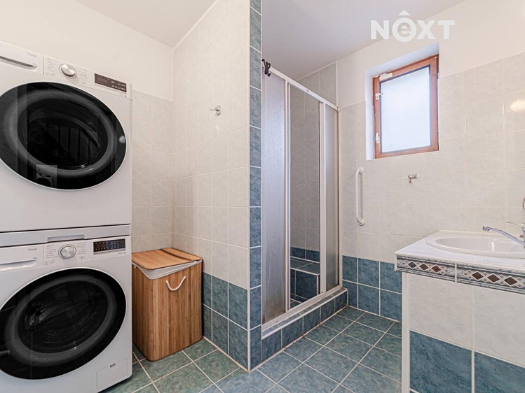 Prodej domu, 214 m² (4 z 16)