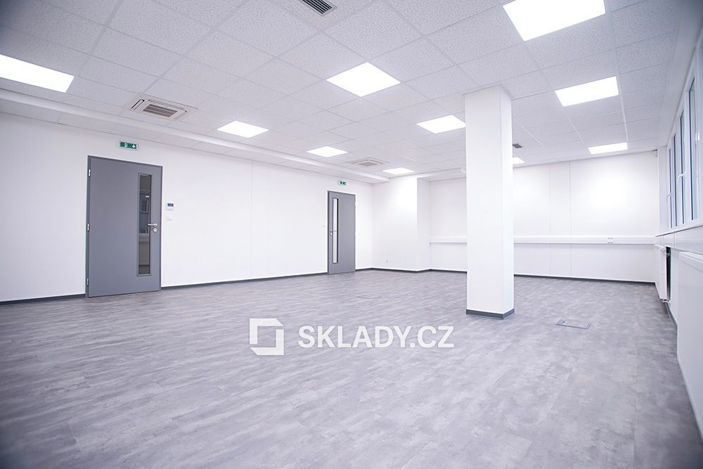 Pronájem kanceláře 329 m² – fotografie 2