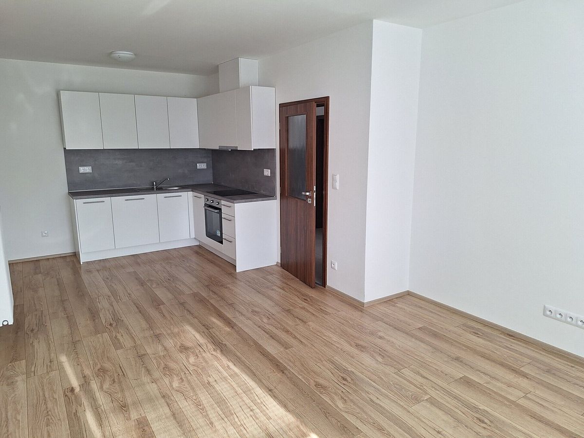 Pronájem bytu 2+kk 56 m², Přáslavice – fotka 1 z 3