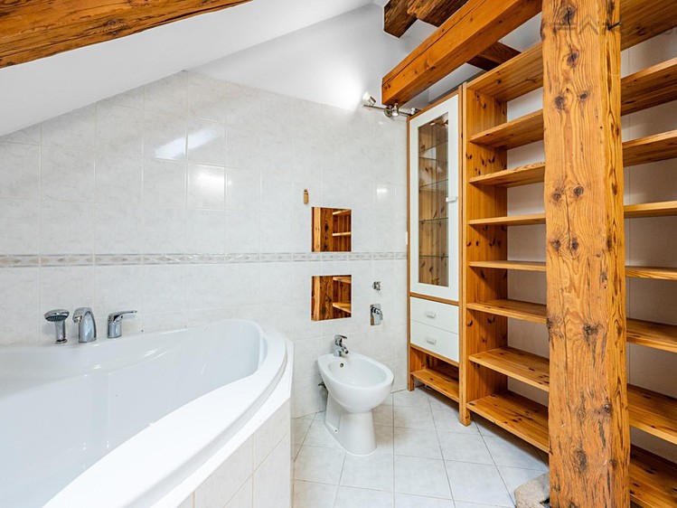 Комерційне приміщення в оренду, 221 м² (17 з 19)