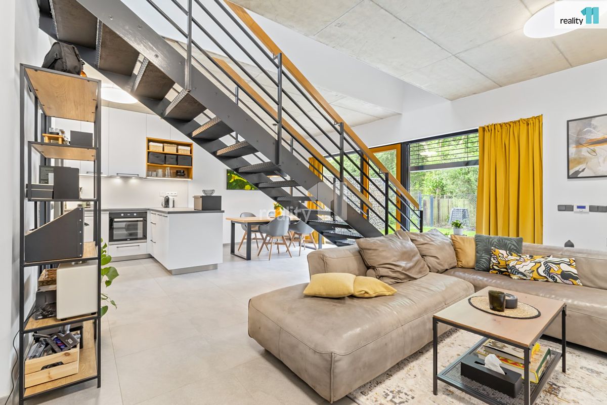 Pronájem bytu 3+kk 105 m²
