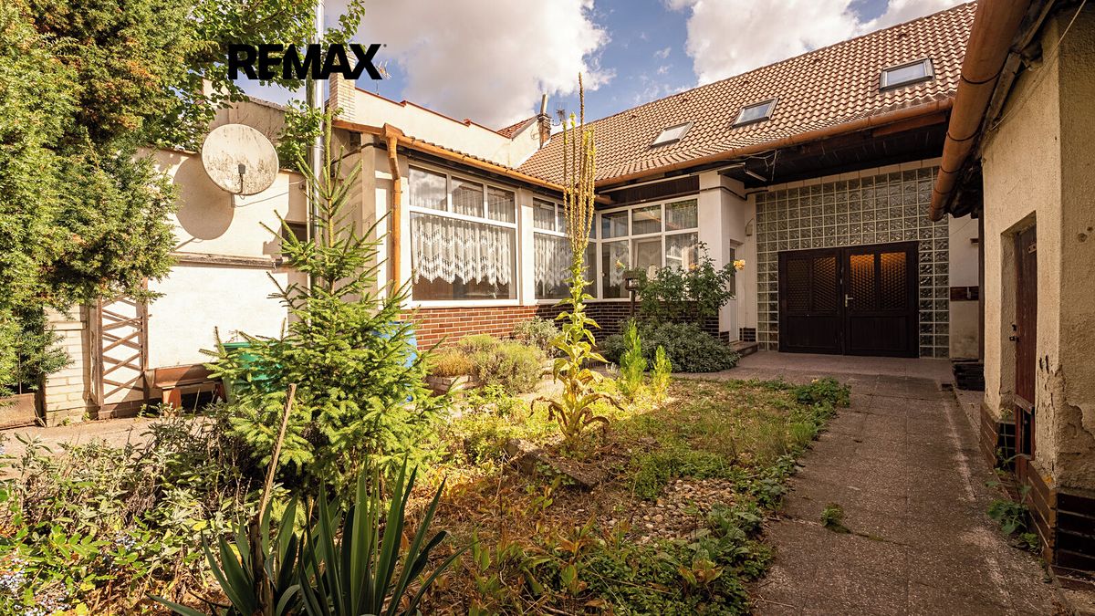 Prodej rodinného domu 218 m², pozemek 317 m² – fotografie 3