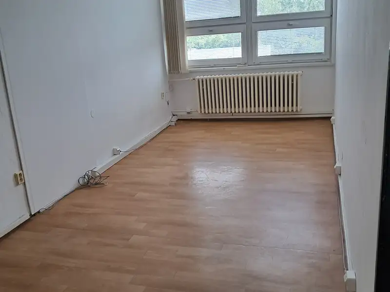 Pronájem kanceláře 192 m², Nymburk – náhled fotky 1