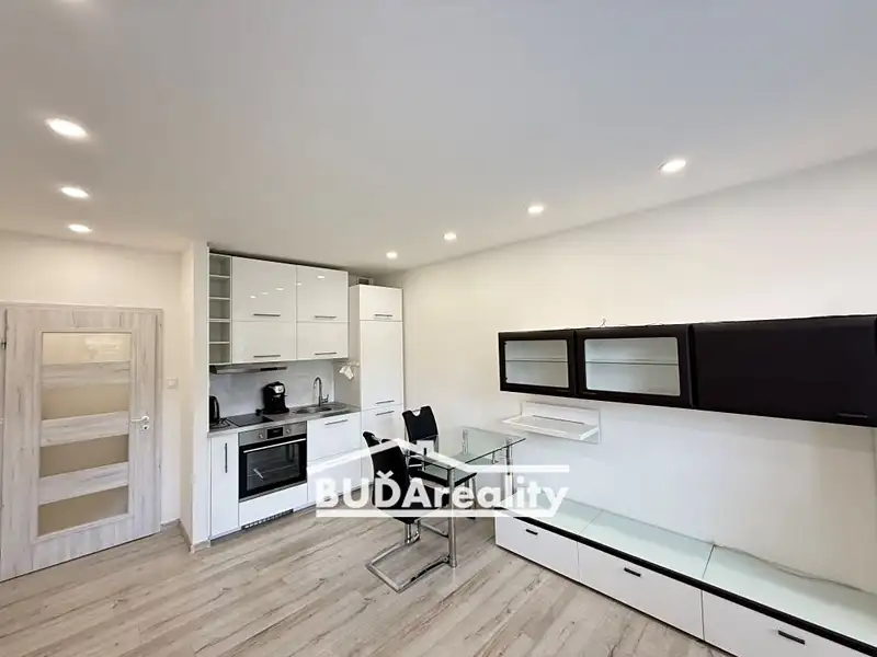 Prodej bytu 1+kk 27 m², Zlín – náhled fotky 3