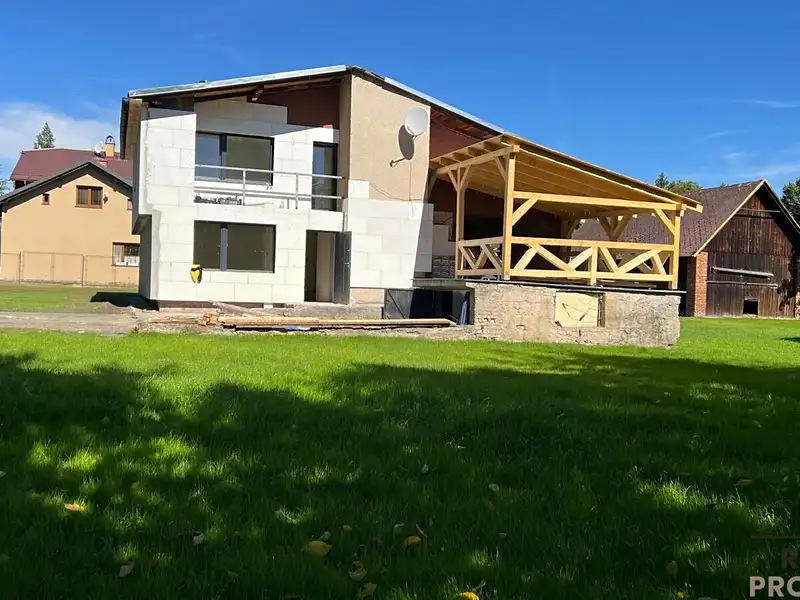 Prodej rodinného domu 197 m², pozemek 1500 m², Hrádek – náhled fotky 2
