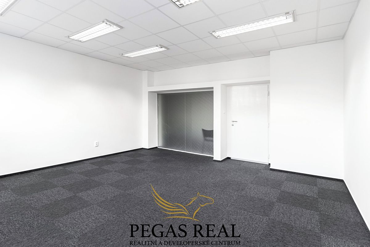 Pronájem kanceláře 35 m² – fotografie 2