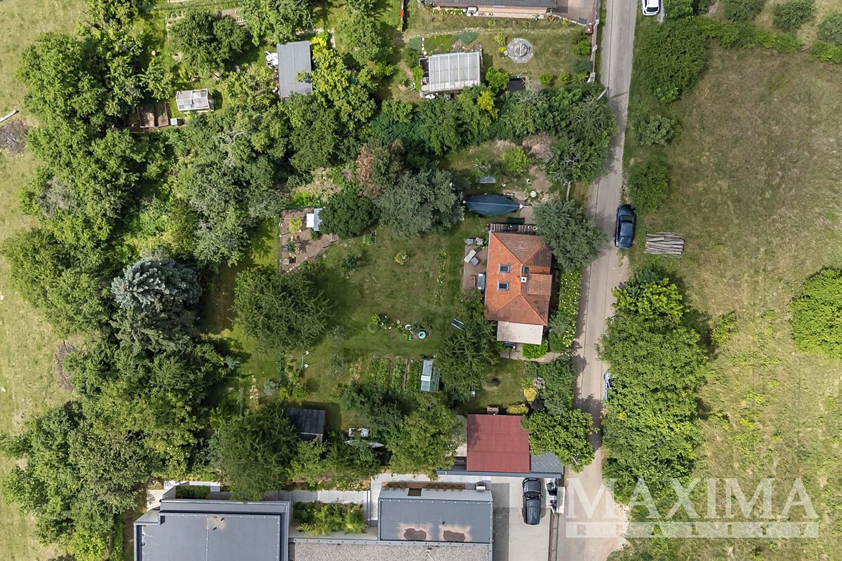 Prodej stavebního pozemku 890 m² – fotografie 5