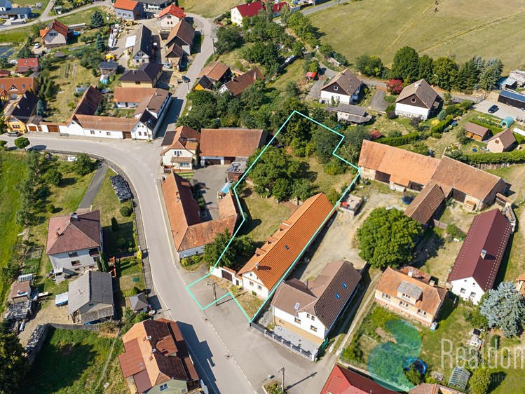 Будинок на продаж, 180 м² (3 з 28)